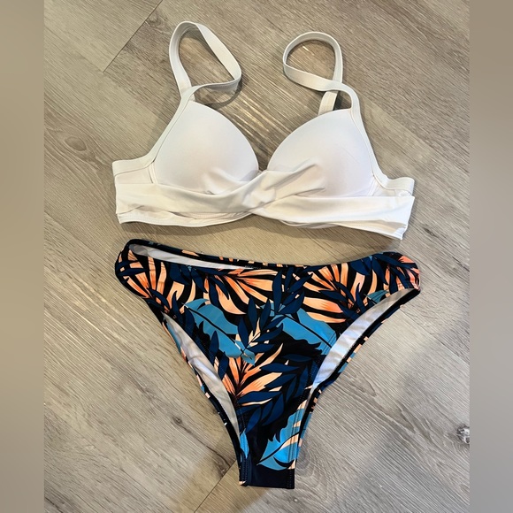 Bikini, BNWT - Picture 1 of 2